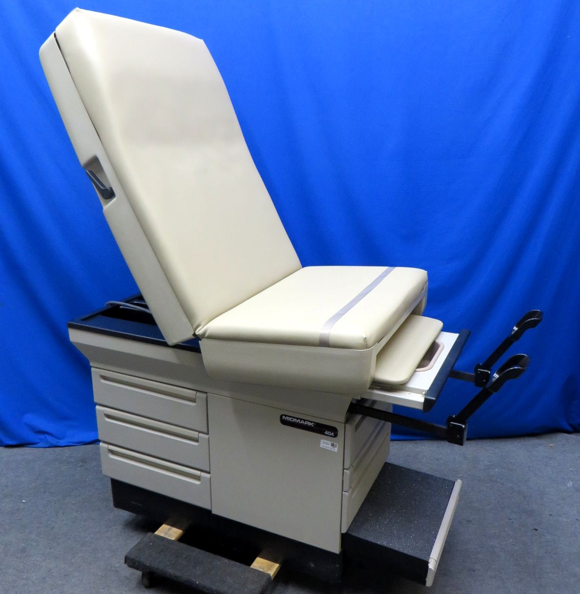 Midmark Ritter 404 Exam Table, New Beige Upholstery, 90 Day Warranty