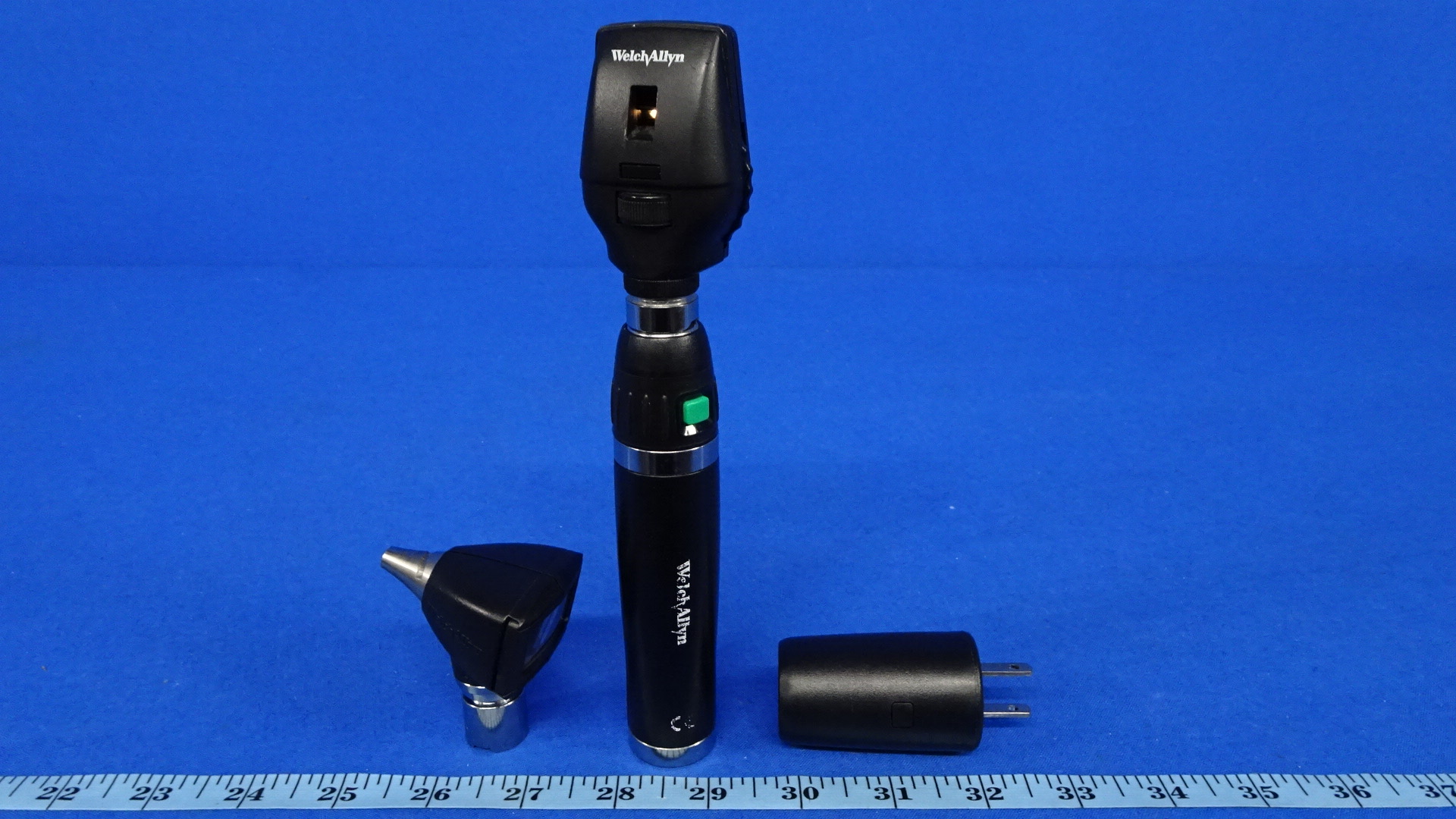 Welch Allyn 71900 Rechargeable Handle With 25020A Otoscope And 11710